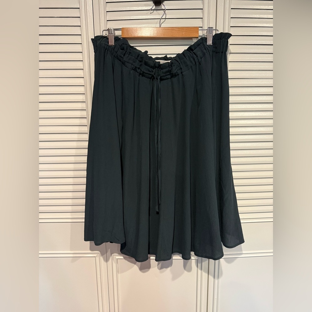 MM Lafleur Dark Green Silk Circle Skirt The Monroe 
In Mint Condition size +1